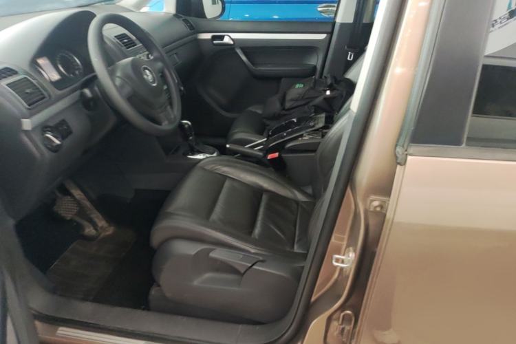 Used Volkswagen Touran 2015 1.4T DSG Comfort Edition 5 Seats Left Front Seat