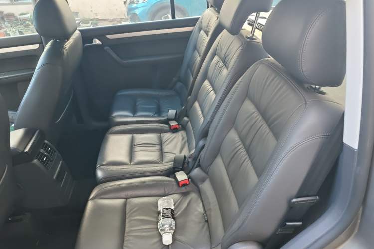 Used Volkswagen Touran 2015 1.4T DSG Comfort Edition 5 Seats Left Rear Seat
