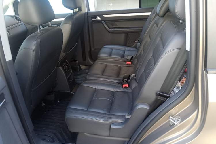 Used Volkswagen Touran 2015 1.4T DSG Comfort Edition 5 Seats Left Rear Seat