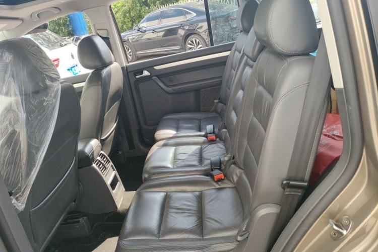 Used Volkswagen Touran 2015 1.4T DSG Comfort Edition 5 Seats Left Rear Seat