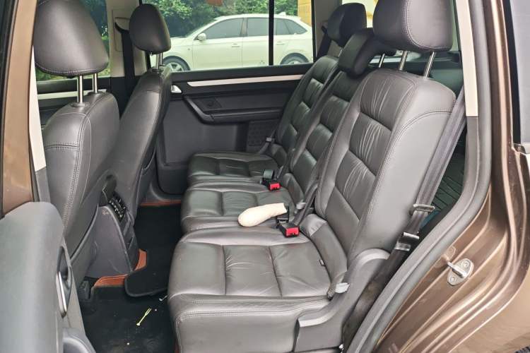Used Volkswagen Touran 2015 1.4T DSG Comfort Edition 5 Seats Left Rear Seat