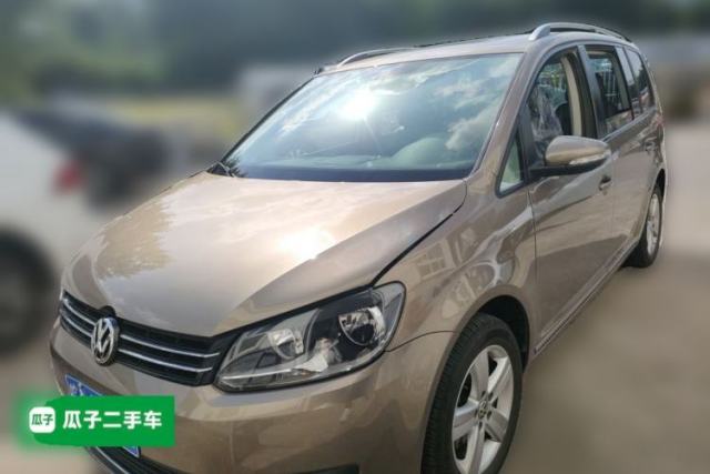 Używany Volkswagen Touran 2015 1.4T DSG Comfort Edition 5 Seats