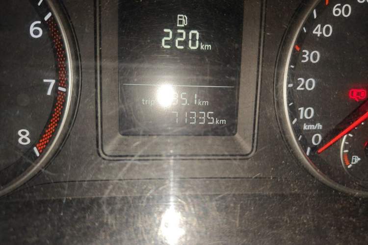 Used Volkswagen Touran 2015 1.4T Manual Comfort Edition 5-Seater Odometer Close Up