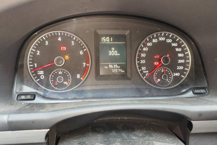Used Volkswagen Touran 2015 1.4T Manual Comfort Edition 5-Seater Odometer Close Up
