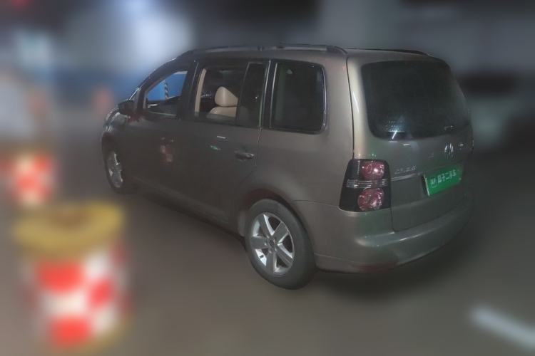 Used Volkswagen Touran 2015 1.4T DSG Comfort Edition 5 Seats Rear Left 45 Deg