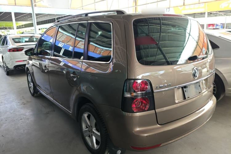 Used Volkswagen Touran 2015 1.4T DSG Comfort Edition 5 Seats Rear Left 45 Deg