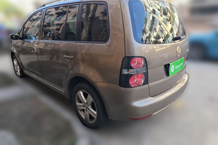 Used Volkswagen Touran 2015 1.4T DSG Comfort Edition 5 Seats Rear Left 45 Deg