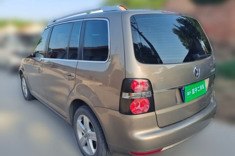 Used Volkswagen Touran 2015 1.4T Manual Fashion Edition 5-Seater Rear Left 45 Deg