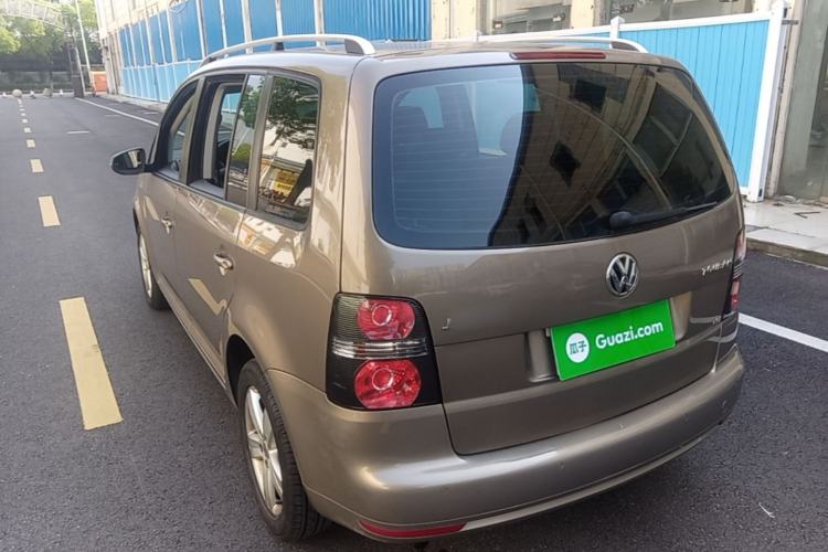 Used Volkswagen Touran 2015 1.4T DSG Comfort Edition 5 Seats Rear Left 45 Deg