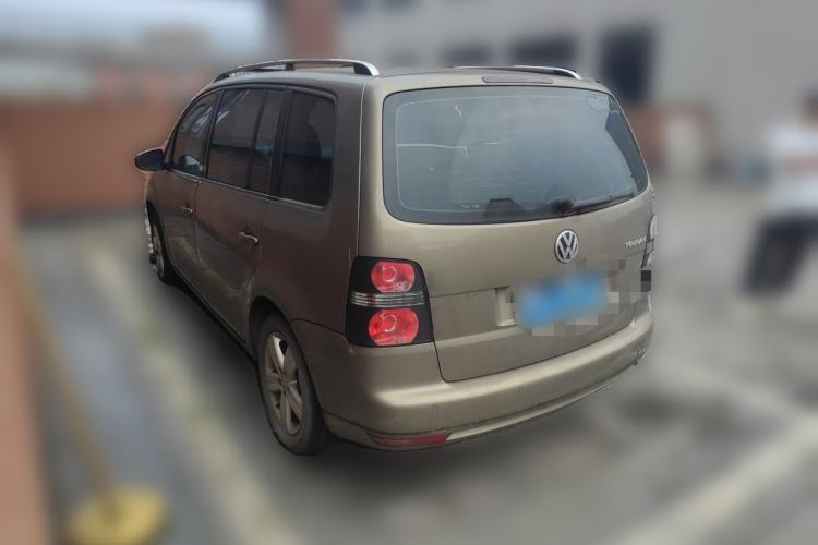 Used Volkswagen Touran 2015 1.4T DSG Comfort Edition 5 Seats Rear Left 45 Deg