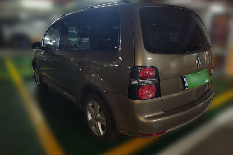 Used Volkswagen Touran 2015 1.4T DSG Comfort Edition 5 Seats Rear Left 45 Deg
