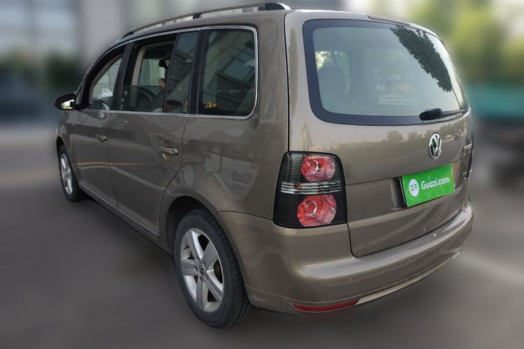 Used Volkswagen Touran 2015 1.4T DSG Comfort Edition 5 Seats Rear Left 45 Deg