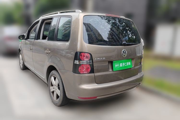 Used Volkswagen Touran 2015 1.4T DSG Comfort Edition 5 Seats Rear Left 45 Deg