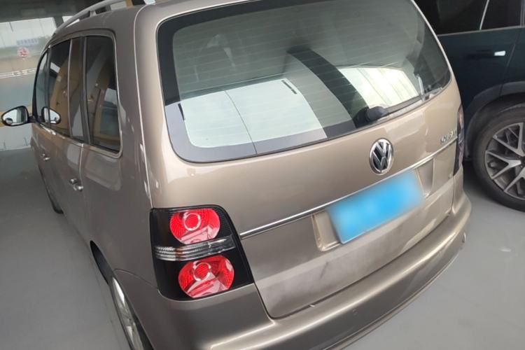 Used Volkswagen Touran 2015 1.4T DSG Comfort Edition 5 Seats Rear Left 45 Deg