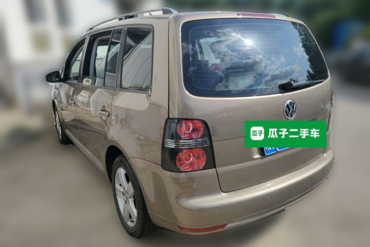 Used Volkswagen Touran 2015 1.4T DSG Comfort Edition 5 Seats Rear Left 45 Deg