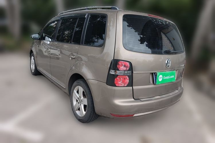 Used Volkswagen Touran 2015 1.4T DSG Comfort Edition 5 Seats Rear Left 45 Deg