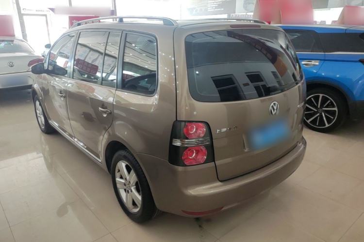 Used Volkswagen Touran 2015 1.4T DSG Comfort Edition 5 Seats Rear Left 45 Deg