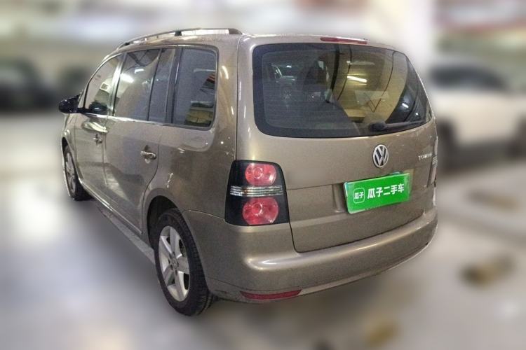 Used Volkswagen Touran 2015 1.4T DSG Comfort Edition 5 Seats Rear Left 45 Deg