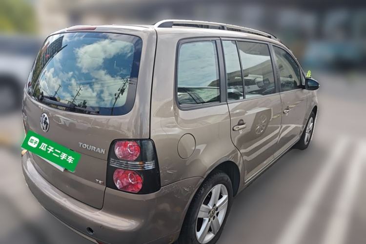 Used Volkswagen Touran 2015 1.4T DSG Comfort Edition 5 Seats Rear Right 45 Deg