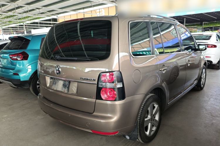 Used Volkswagen Touran 2015 1.4T DSG Comfort Edition 5 Seats Rear Right 45 Deg