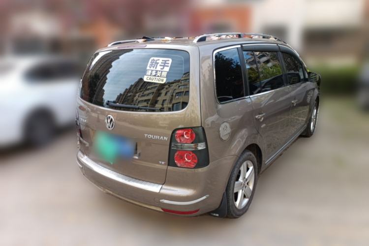 Used Volkswagen Touran 2015 1.4T DSG Comfort Edition 5 Seats Rear Right 45 Deg