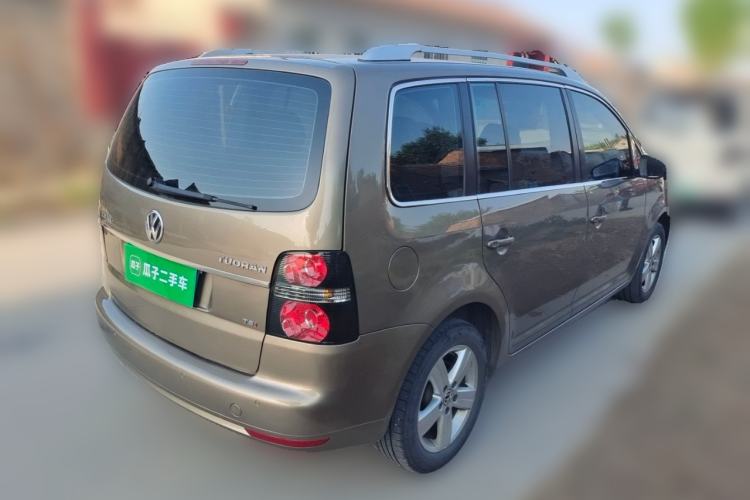 Used Volkswagen Touran 2015 1.4T Manual Fashion Edition 5-Seater Rear Right 45 Deg