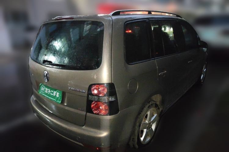 Used Volkswagen Touran 2015 1.4T Manual Comfort Edition 5-Seater Rear Right 45 Deg