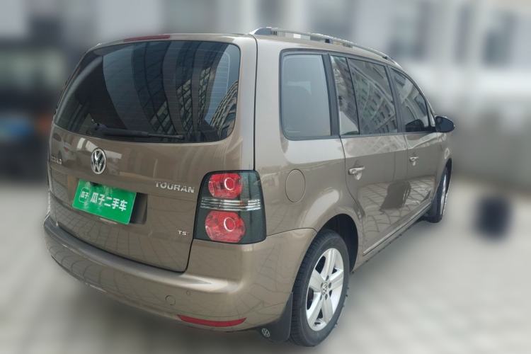 Used Volkswagen Touran 2015 1.4T DSG Comfort Edition 5 Seats Rear Right 45 Deg