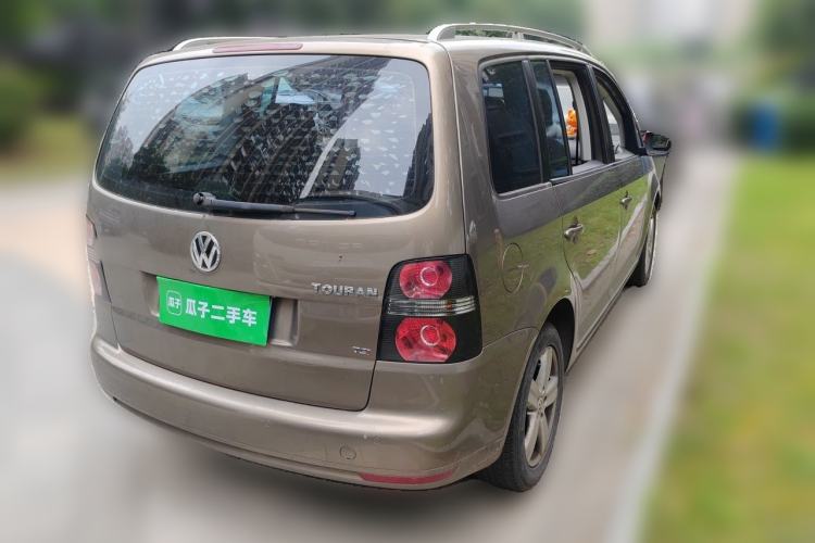 Used Volkswagen Touran 2015 1.4T DSG Comfort Edition 5 Seats Rear Right 45 Deg