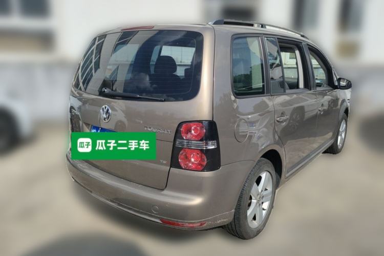 Used Volkswagen Touran 2015 1.4T DSG Comfort Edition 5 Seats Rear Right 45 Deg
