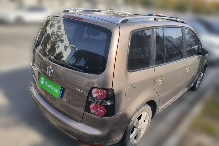 Used Volkswagen Touran 2015 1.4T DSG Comfort Edition 5 Seats Rear Right 45 Deg