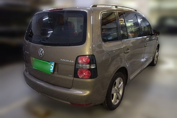Used Volkswagen Touran 2015 1.4T DSG Comfort Edition 5 Seats Rear Right 45 Deg