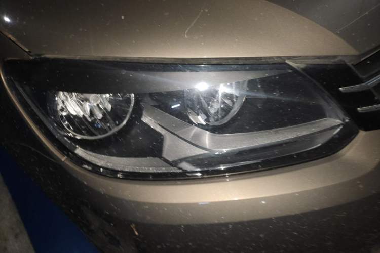 Used Volkswagen Touran 2015 1.4T DSG Comfort Edition 5 Seats Right Front Headlight