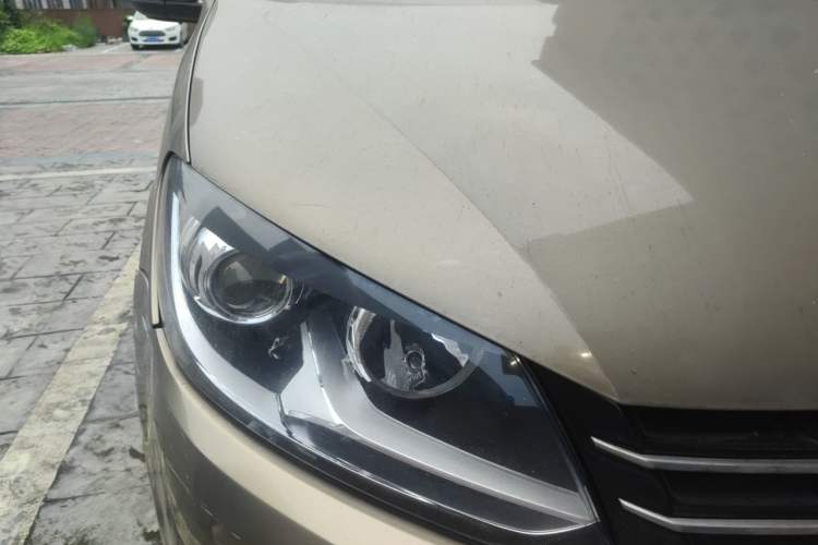 Used Volkswagen Touran 2015 1.4T DSG Comfort Edition 5 Seats Right Front Headlight