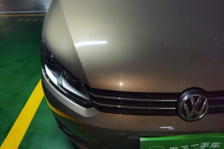 Used Volkswagen Touran 2015 1.4T DSG Comfort Edition 5 Seats Right Front Headlight
