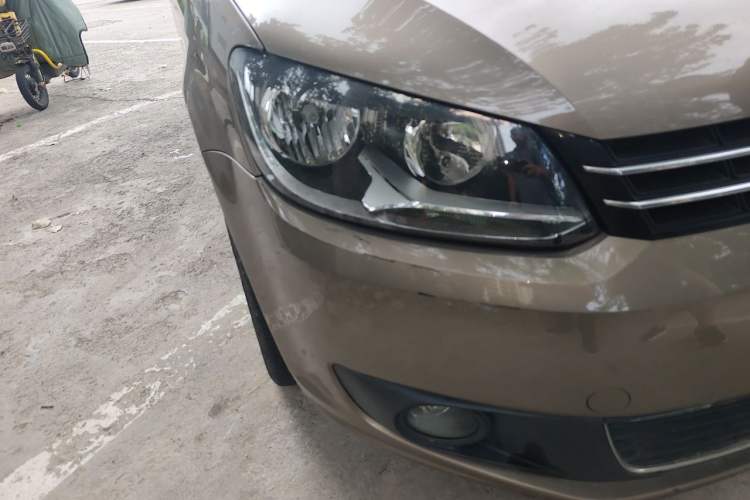 Used Volkswagen Touran 2015 1.4T DSG Comfort Edition 5 Seats Right Front Headlight