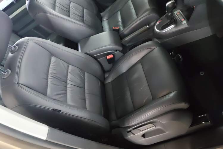 Used Volkswagen Touran 2015 1.4T DSG Comfort Edition 5 Seats Right Front Seat