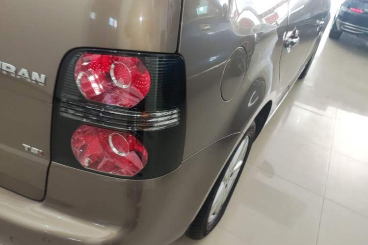 Used Volkswagen Touran 2015 1.4T DSG Comfort Edition 5 Seats Right Rear Taillight