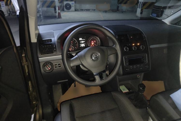 Used Volkswagen Touran 2015 1.4T Manual Fashion Edition 5-Seater Steering Wheel
