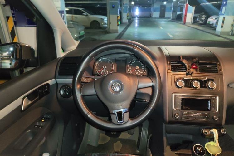 Used Volkswagen Touran 2015 1.4T Manual Fashion Edition 5-Seater Steering Wheel