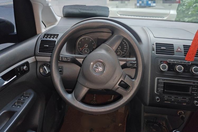 Used Volkswagen Touran 2015 1.4T Manual Comfort Edition 5-Seater Steering Wheel