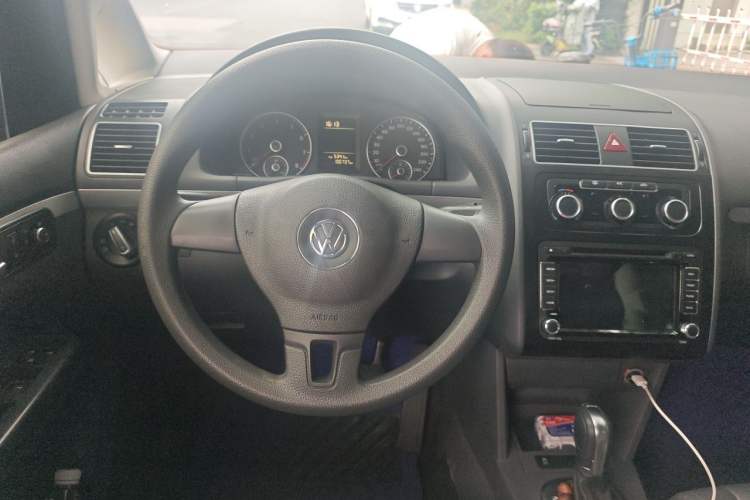Used Volkswagen Touran 2015 1.4T DSG Comfort Edition 5 Seats Steering Wheel