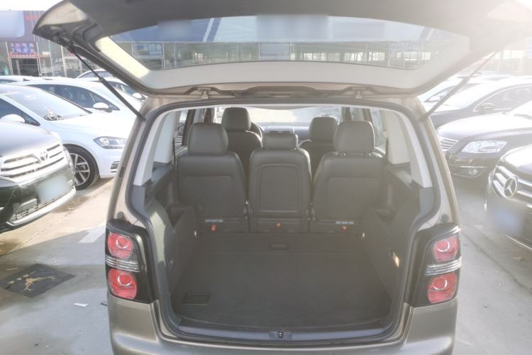 Used Volkswagen Touran 2015 1.4T DSG Comfort Edition 5 Seats Trunk