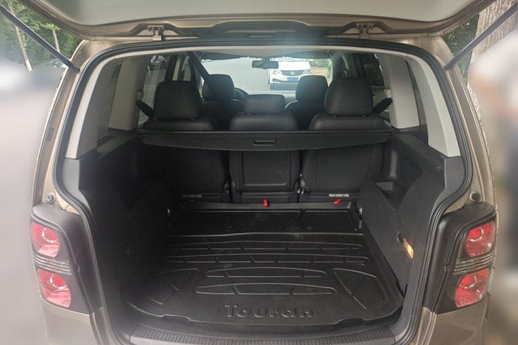 Used Volkswagen Touran 2015 1.4T DSG Comfort Edition 5 Seats Trunk