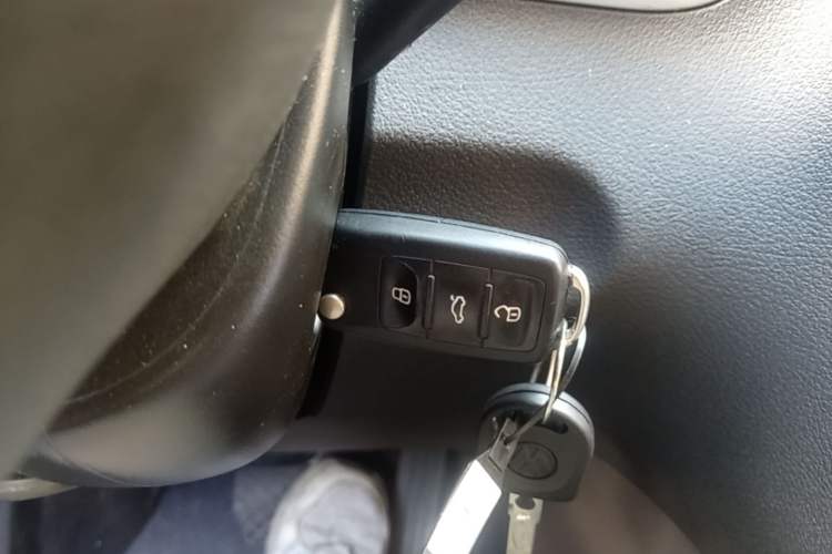 Used Volkswagen Touran 2015 1.4T DSG Comfort Edition 5 Seats Vehicle Key