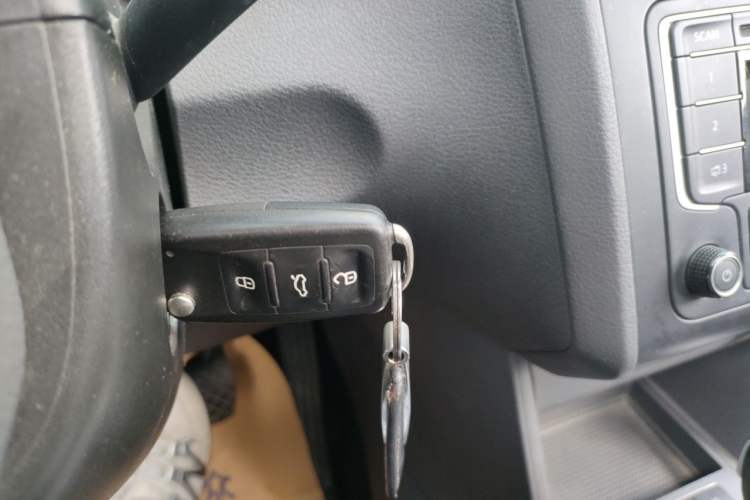 Used Volkswagen Touran 2015 1.4T DSG Comfort Edition 5 Seats Vehicle Key