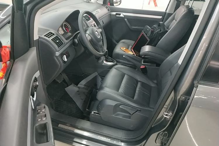 Used Volkswagen Touran 2015 1.4T DSG Comfort Edition 5 Seats Driver Seat