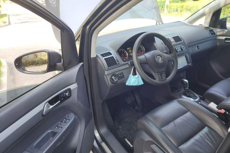 Used Volkswagen Touran 2015 1.4T DSG Comfort Edition 5 Seats Driver Seat