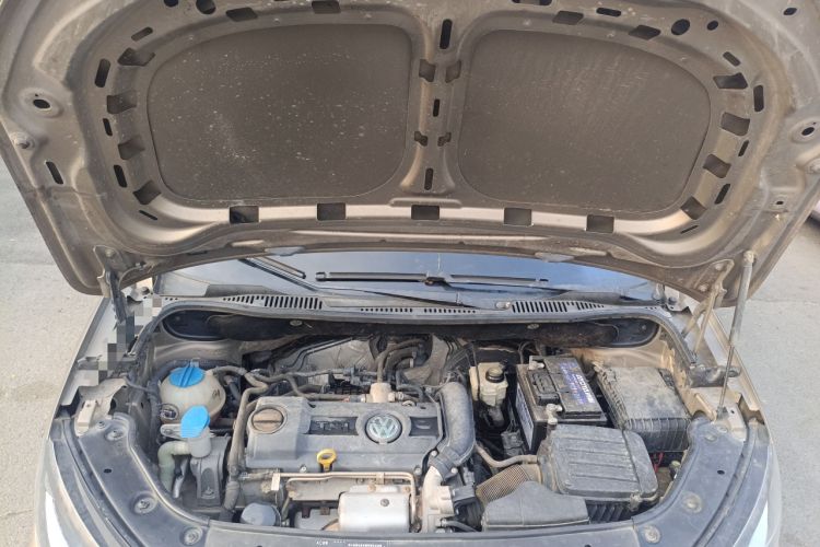 Used Volkswagen Touran 2015 1.4T Manual Fashion Edition 5-Seater Engine Bay