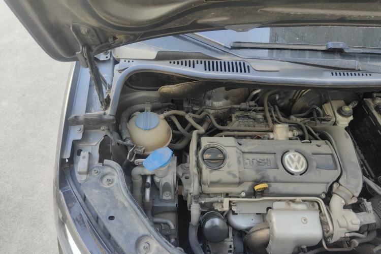 Used Volkswagen Touran 2015 1.4T Manual Fashion Edition 5-Seater Engine Bay Right